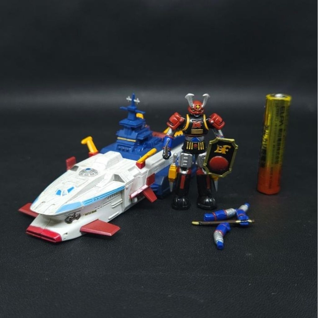 cosmo fleet collection ranger mechanics battle fever J robo + battle shark megahouse rare
