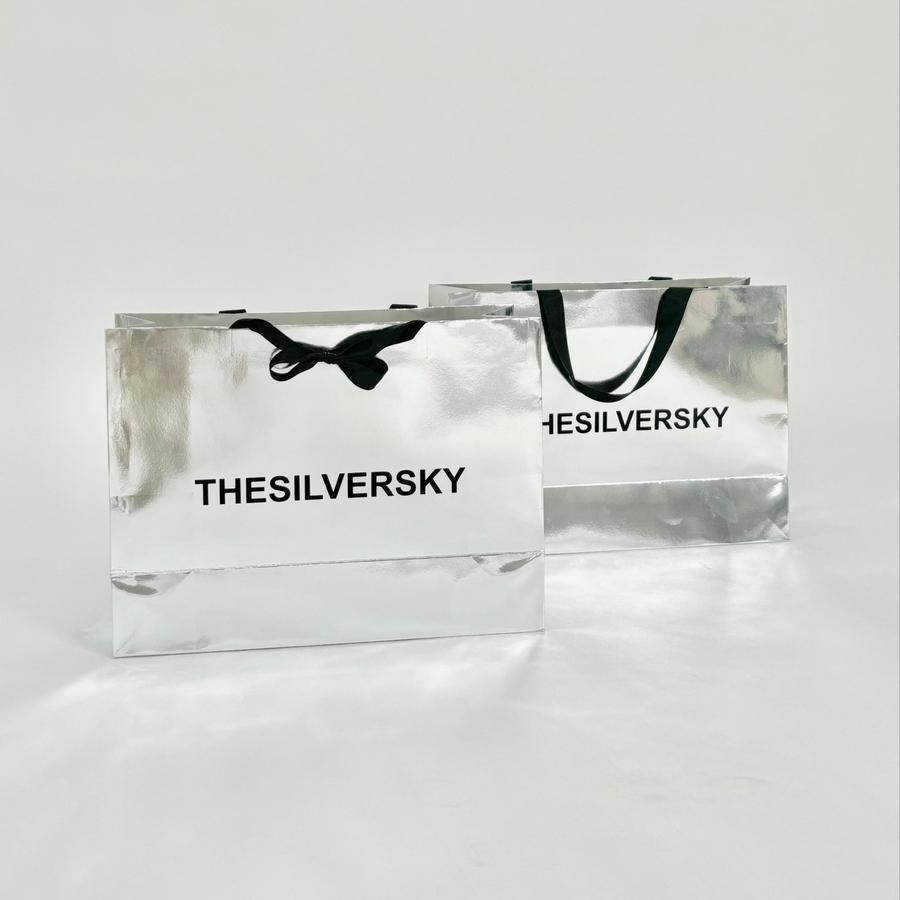 

Paper Bag Gift Silver Metallic Thesilversky Bungkus Kado Hadiah Hampers Tas Jinjing Kotak
