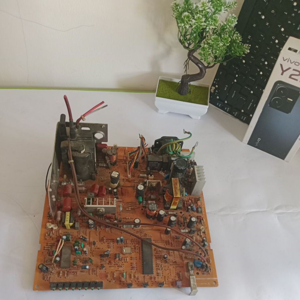 Mobo Monitor Komputer Merk HP Tabung Normal