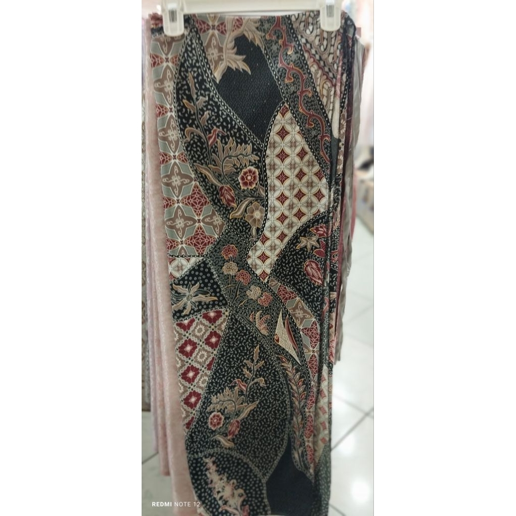 Lilit Batik SR Marun