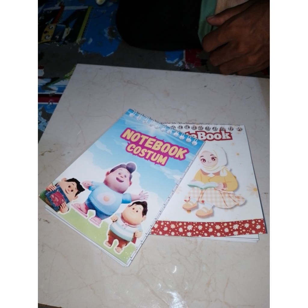 

NoteBook A6 Spiral Costum isi 60 Halaman ~ MF Kreatif