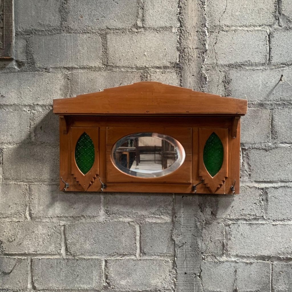 Kapstok Art Deco Kayu Jati dengan Cermin Oval dan Kaca Patri Hijau Lawas Jadul