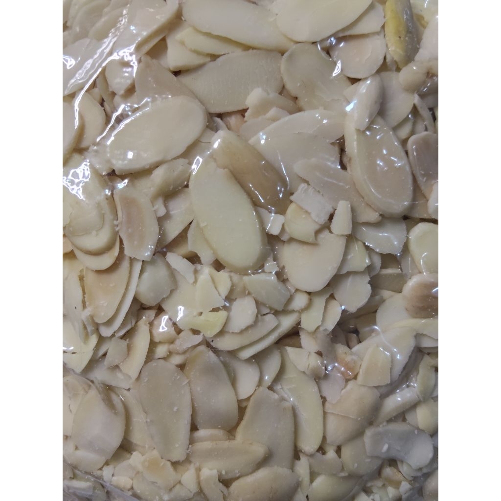 

Roasted Almond Slice/Almond Panggang