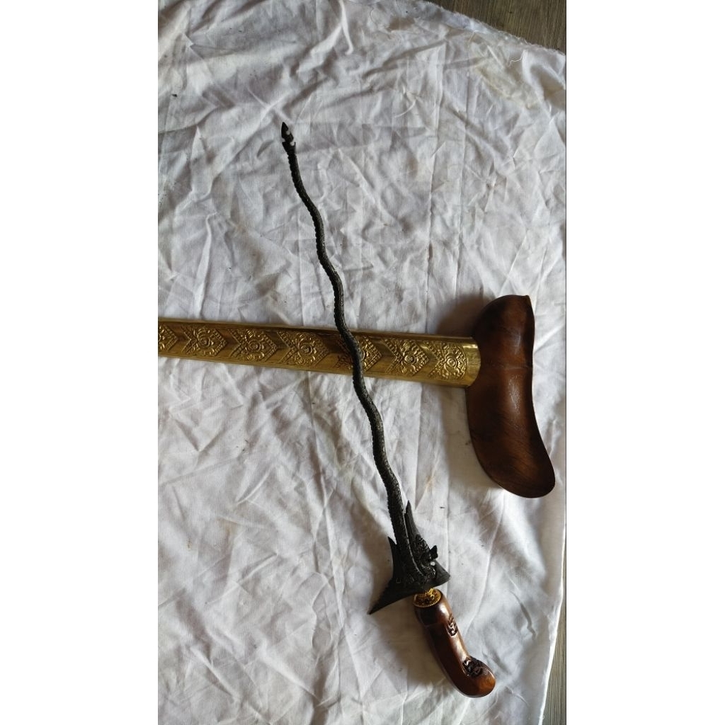 Keris dhapur naga runting berpamor ngulit semongko warangka gayaman jogja