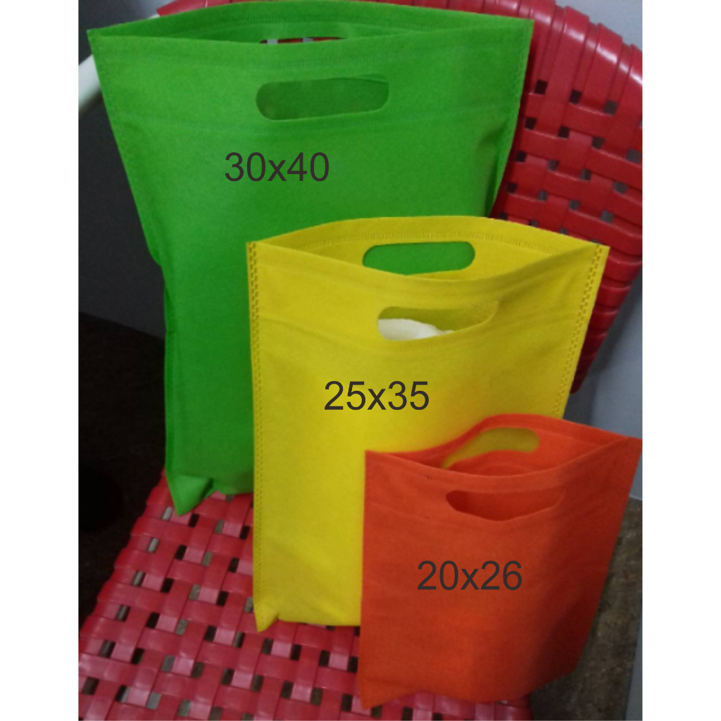 

Tas Spunbond model Plong/Oval uk 20x25 / 25x35 / 30x40 cm 70 gramasi Bahan tebal tidak meneawang