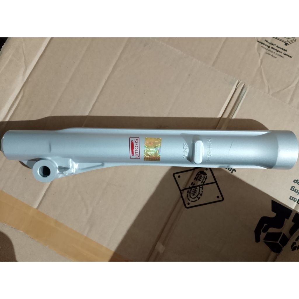 Tabung Shock Depan Kiri Silver Honda Supra X 125 Tromol 51520-KPH-881