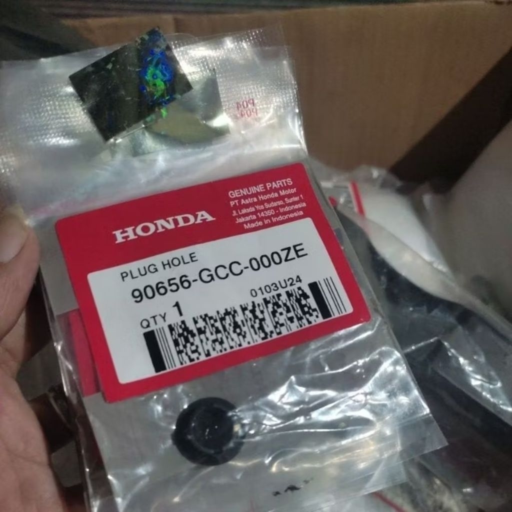 Plug Hole Tutup Lubang Pembuangan Air Pada Box Bagasi Honda 90656-GCC-000ZE