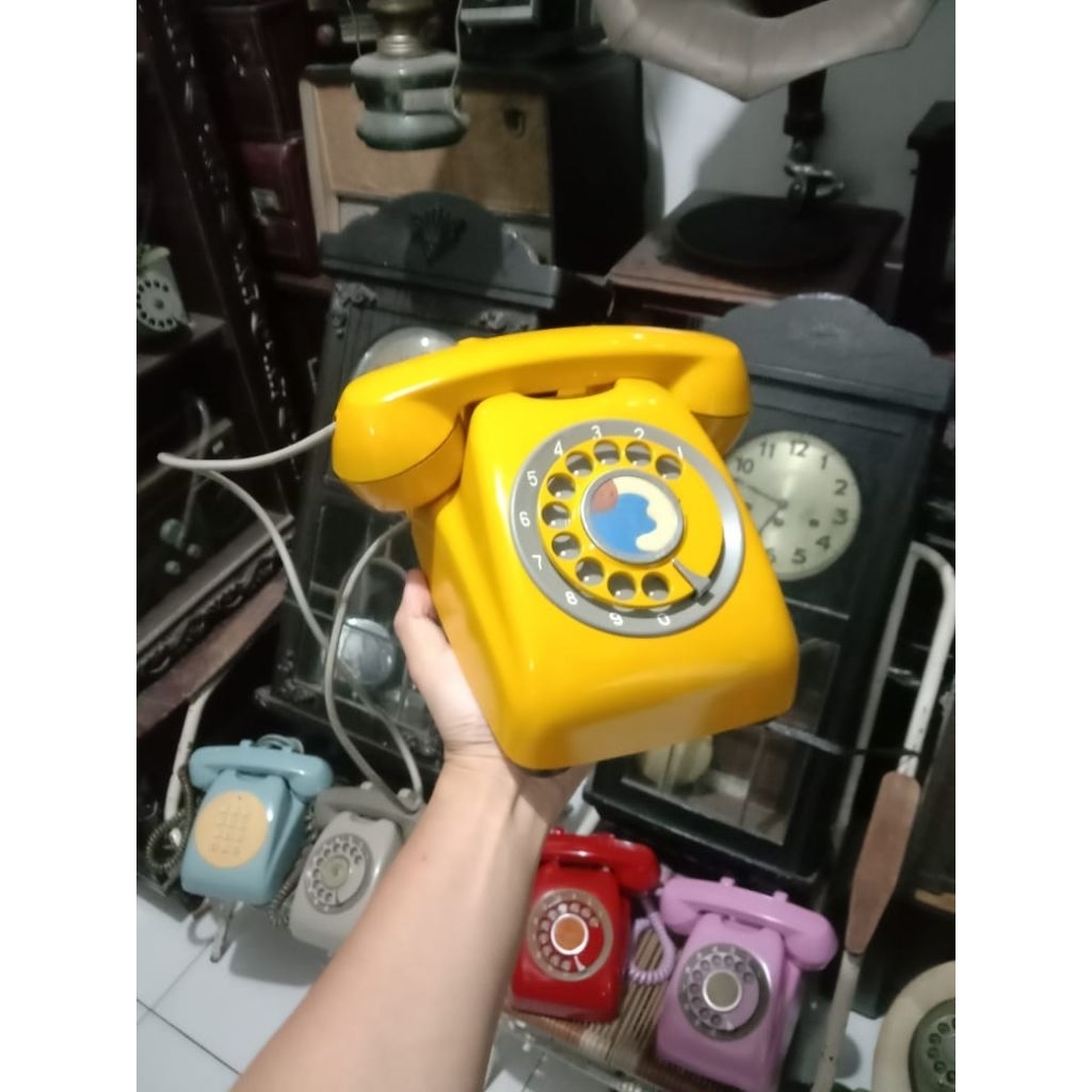 Vintage Telephone Rotary Telepon jadul telpon antik lawas telepon kuno era 70