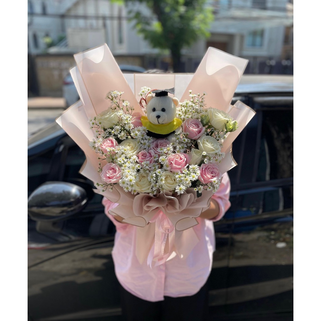 

buket wisuda surabaya / bunga wisuda surabaya / bouquet wisuda surabaya / boneka wisuda surabaya / buket bunga boneka surabaya / buket wisuda cewek / bunga ulang tahun surabaya / bouquet ulang tahun surabaya / bunga mawar / toko bunga surabaya