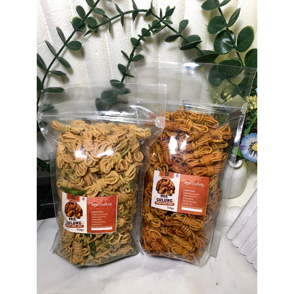 

PAKET BELI 1 DAPAT 2 | MIE GULUNG VIRAL | MIE UWEL | ORIGINAL | PEDAS MANIS | BUMBU DAUN |JERUK ENAK