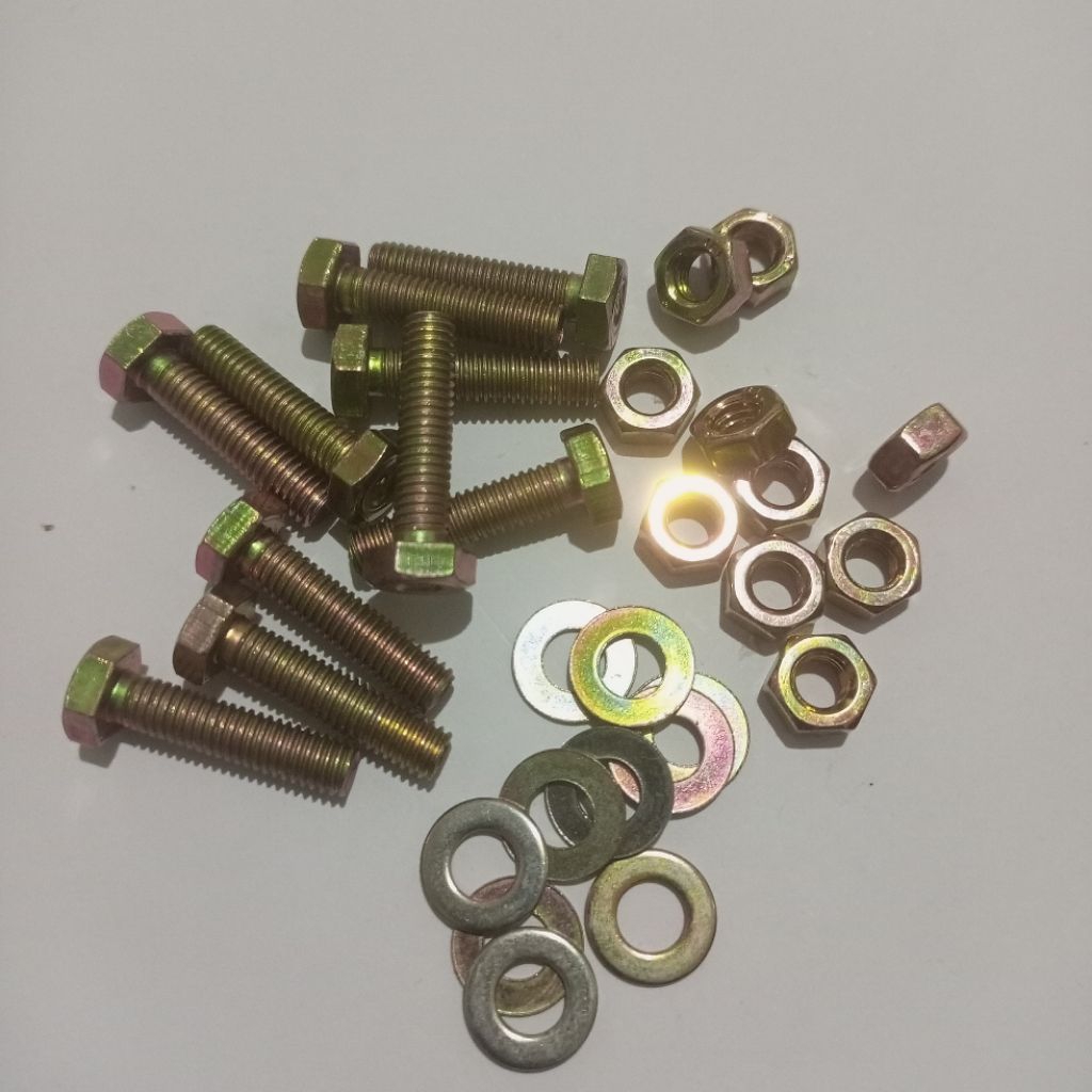 paket 10 pcs baut 10 / M6 x 2,5cm baut 10 + mur + ring