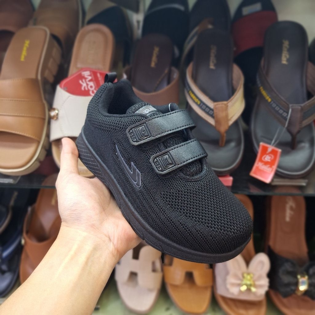 SEPATU SEKOLAH NEW ERA NEWERA HITAM POLOS 30-33