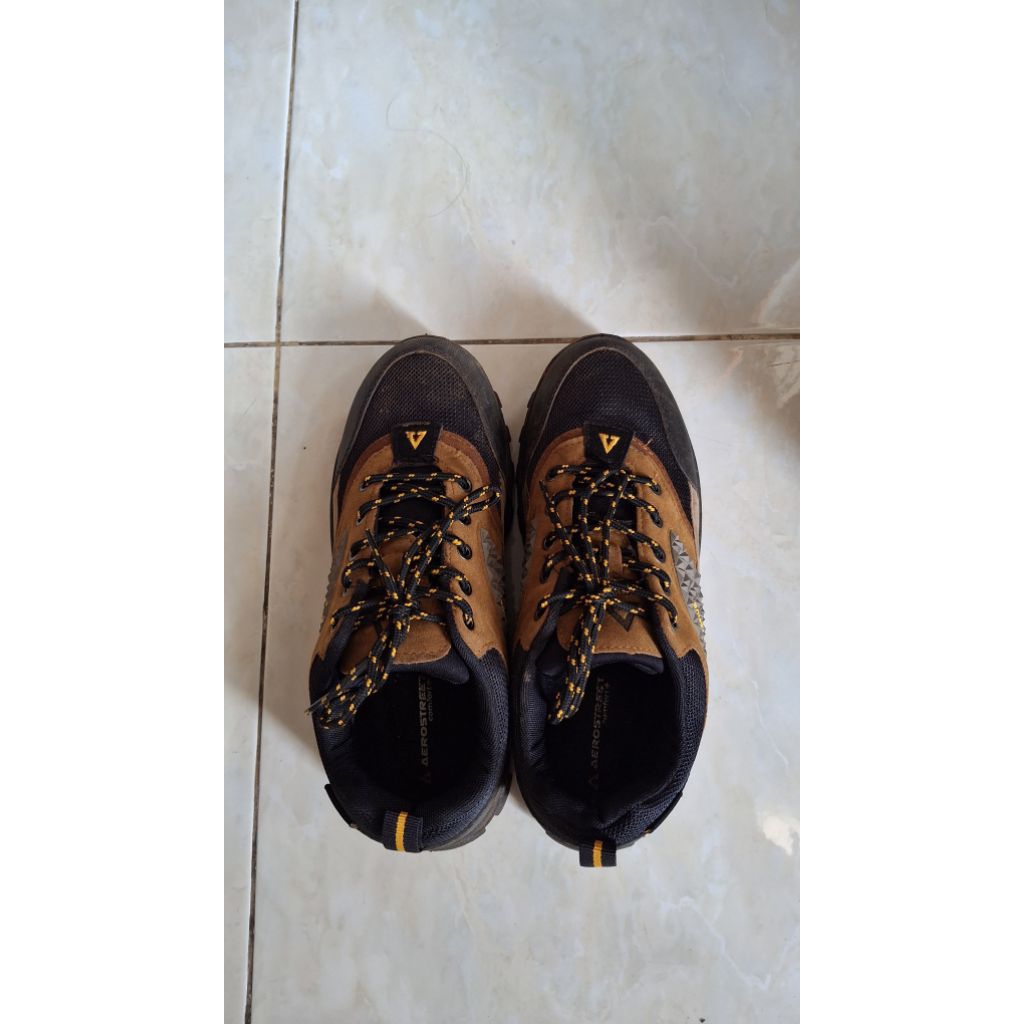 aerostreet sepatu gunung/hiking size 40 (cek deskripsi)