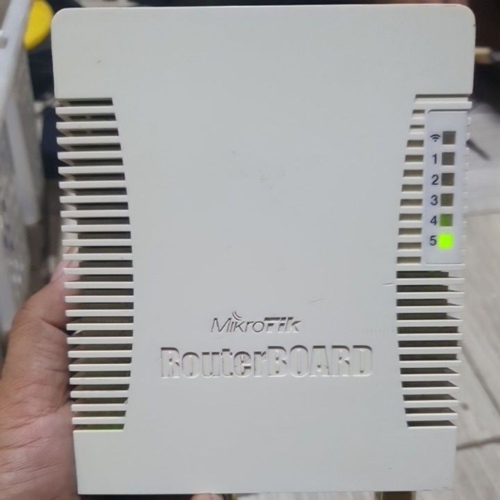Mikrotik RB951Ui-2HnD barang bekas pakai