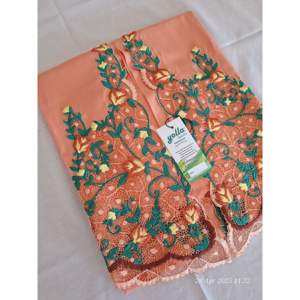 Bahan Kebaya Bordir Bunga Halus
