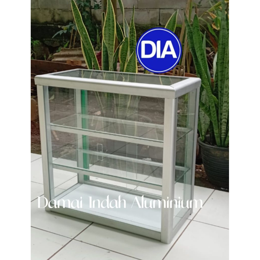 Etalase Aluminium Kaca Geser 2 Rak untuk Display Rokok dan Aksesori