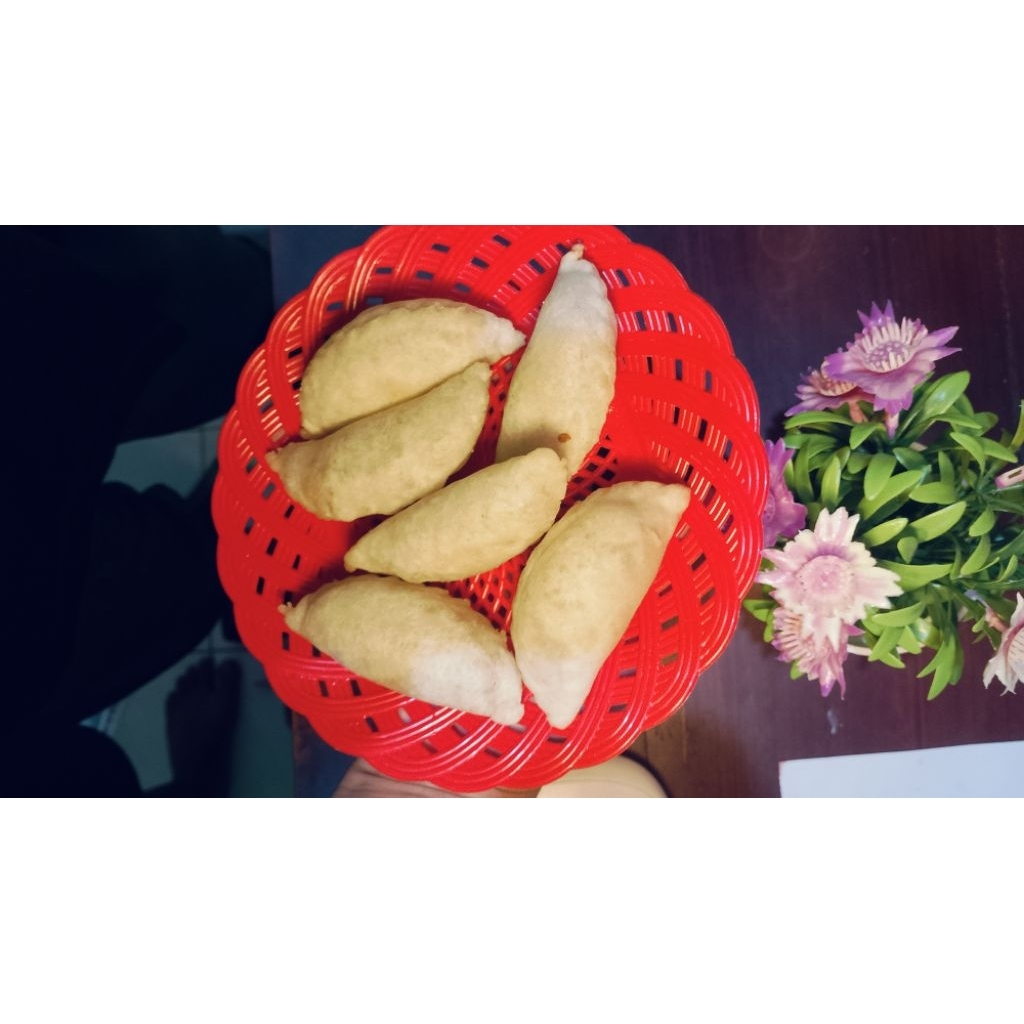 

cireng isi ayam pedas isi 50