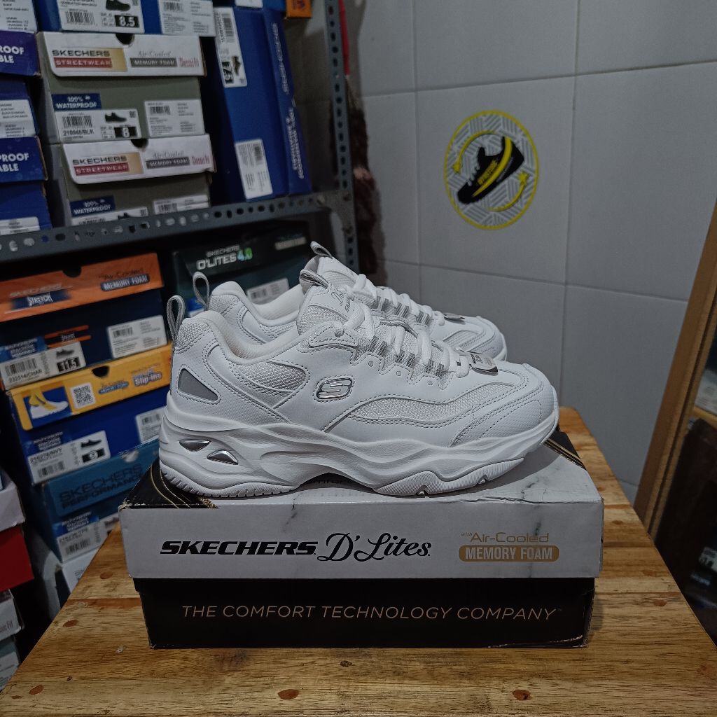 Skechers D'lites 4.0 - Wild Cats Natural / Bold Views Light Blue / Bold Views Navy / Multi Color / C