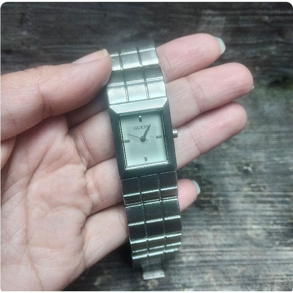 GUESS ORIGINAL JAM TANGAN WANITA PRELOVED