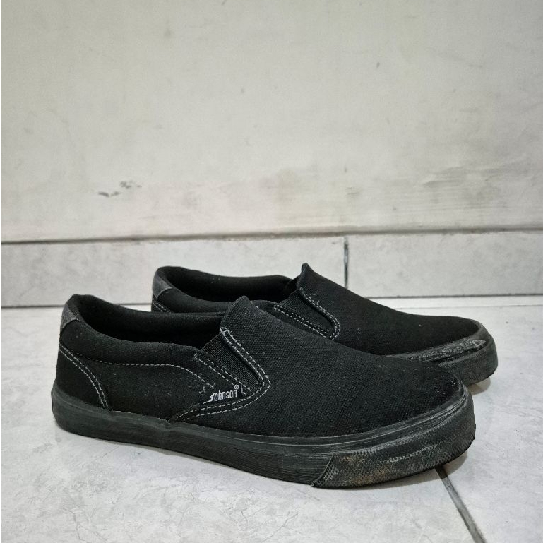 Sepatu Slip On Johnson Original Lokal Second Hitam Black