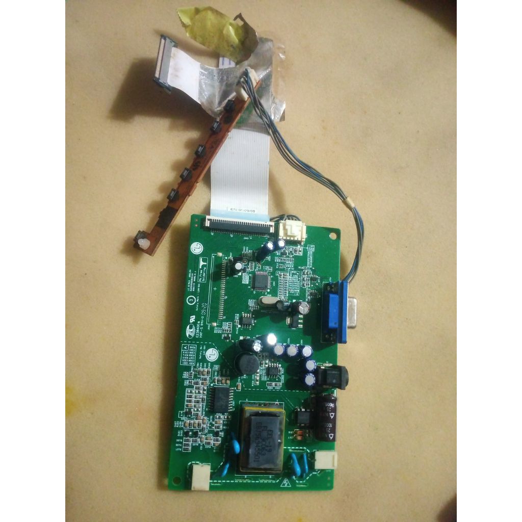 mesin monitor LG W 1943 S normal siap pakai