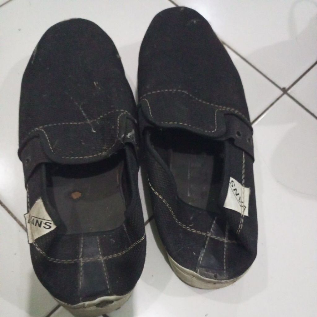 preloved sepatu pria size 43