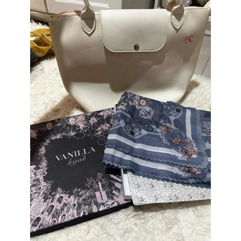 bundling vanilla hijab - tas & scarf