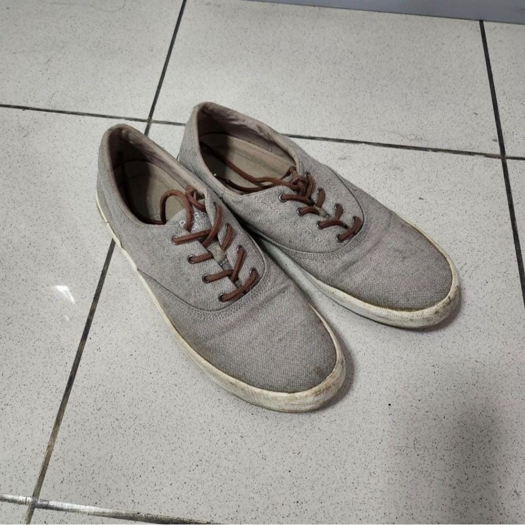 Sepatu sperry pria preloved