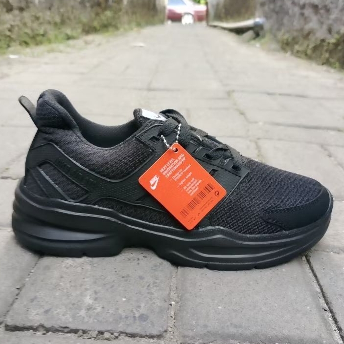 SEPATU SEKOLAH ANAK HITAM POLOS NIKE- PRIA WANITA