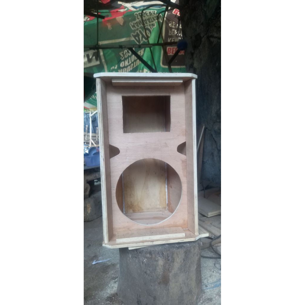 Box line array 10.inch single tw. horn 15.x.19