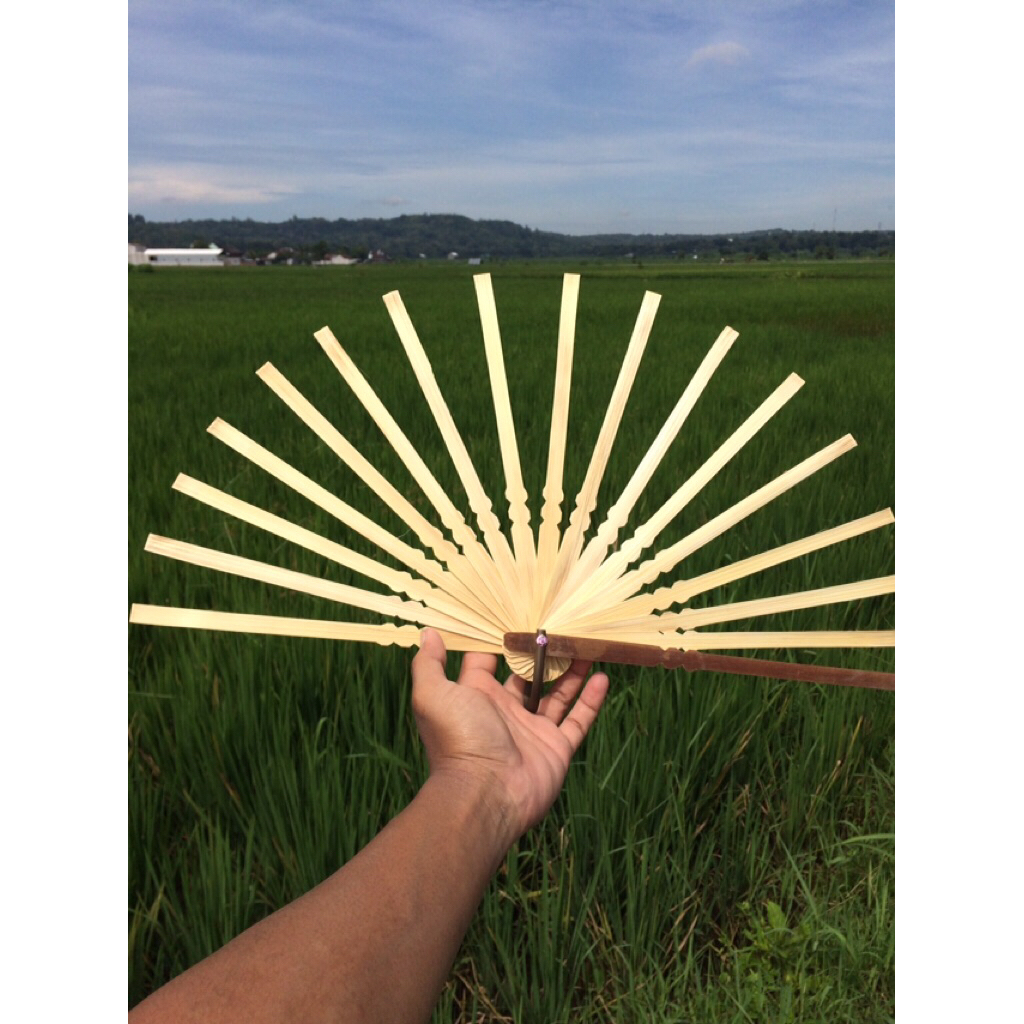 STIK KIPAS BAMBU , TANGKAI KIPAS BAMBU , KERAJINAN KIPAS BAMBU , PRAKARYA SEKOLAH , KERAJINAN TANGAN