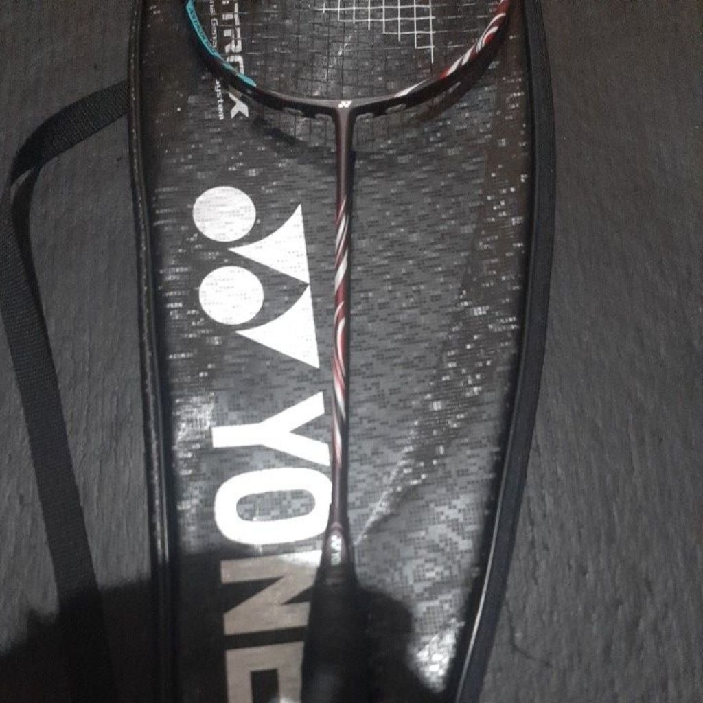 Astrox 100 ZZ Kurenai second like new