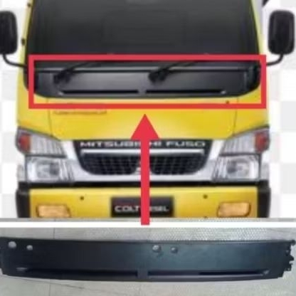 garnis grill depan bawah kaca canter ps110/125  Original ktb