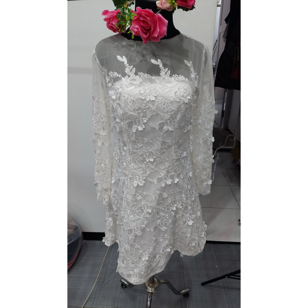 Dress pesta brukat warna putih bersih