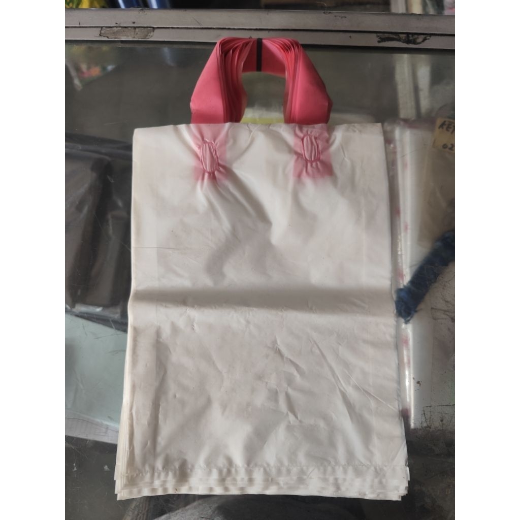 

Tas plastik anting ukuran 20x27cm