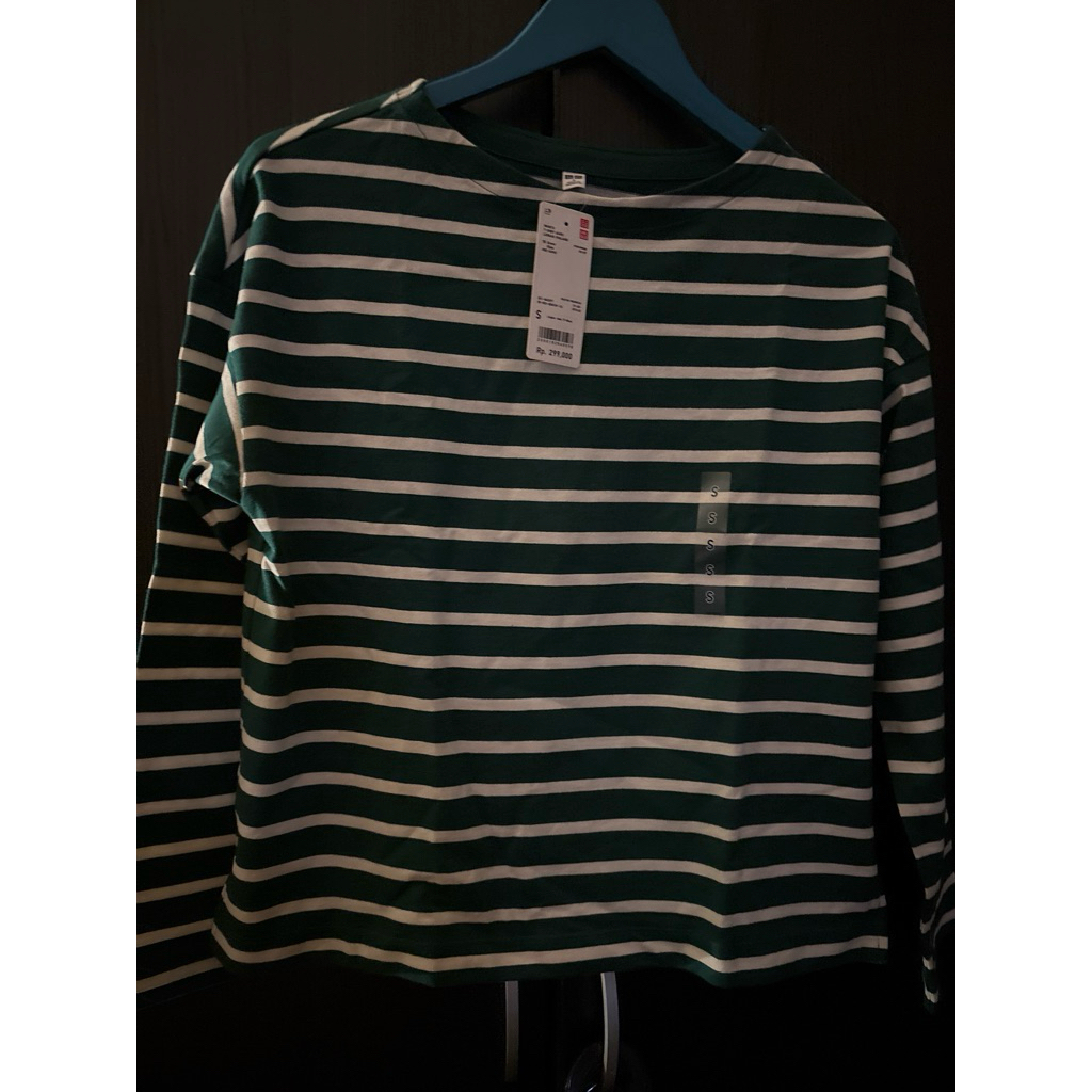 tshirt wanita garis2 UNIQLO size S