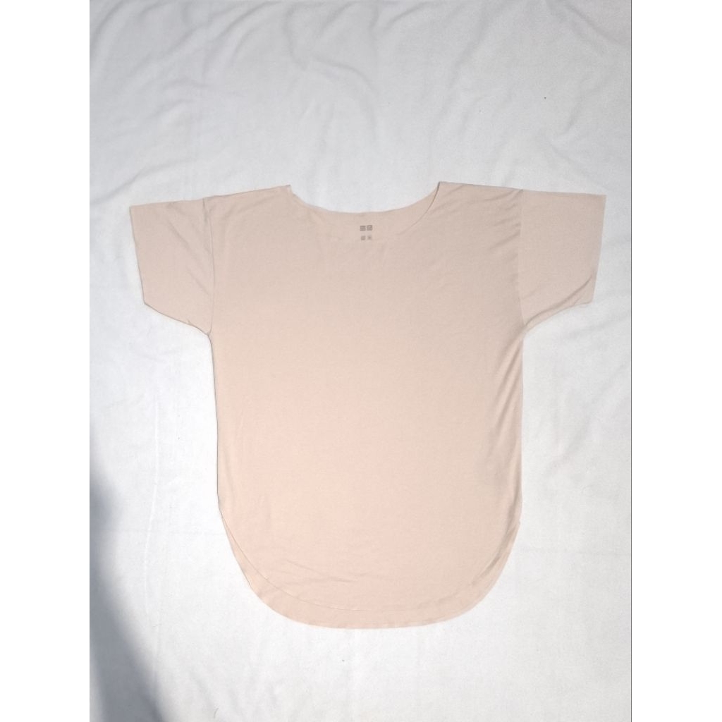 kaos seamless airism uniqlo