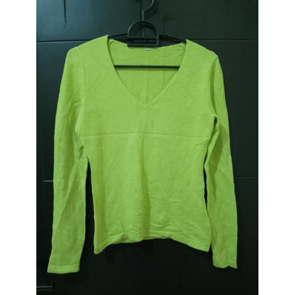 Atasan lengan panjang knit bulu sweeter Uniqlo