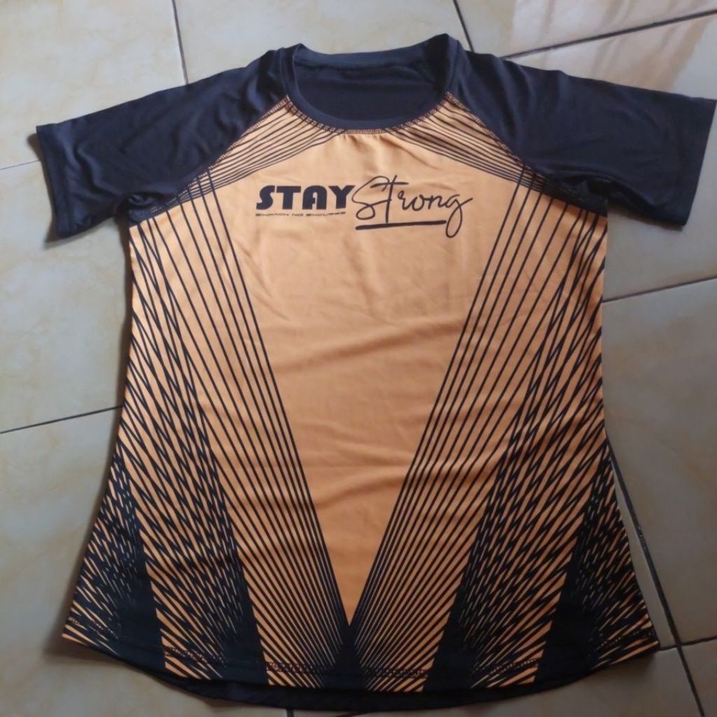 (PRELOVED)KAOS SENAM OLAHRAGA AEROBIK WANITA SIXP*CK PRINTING ORIGINAL SIZE L