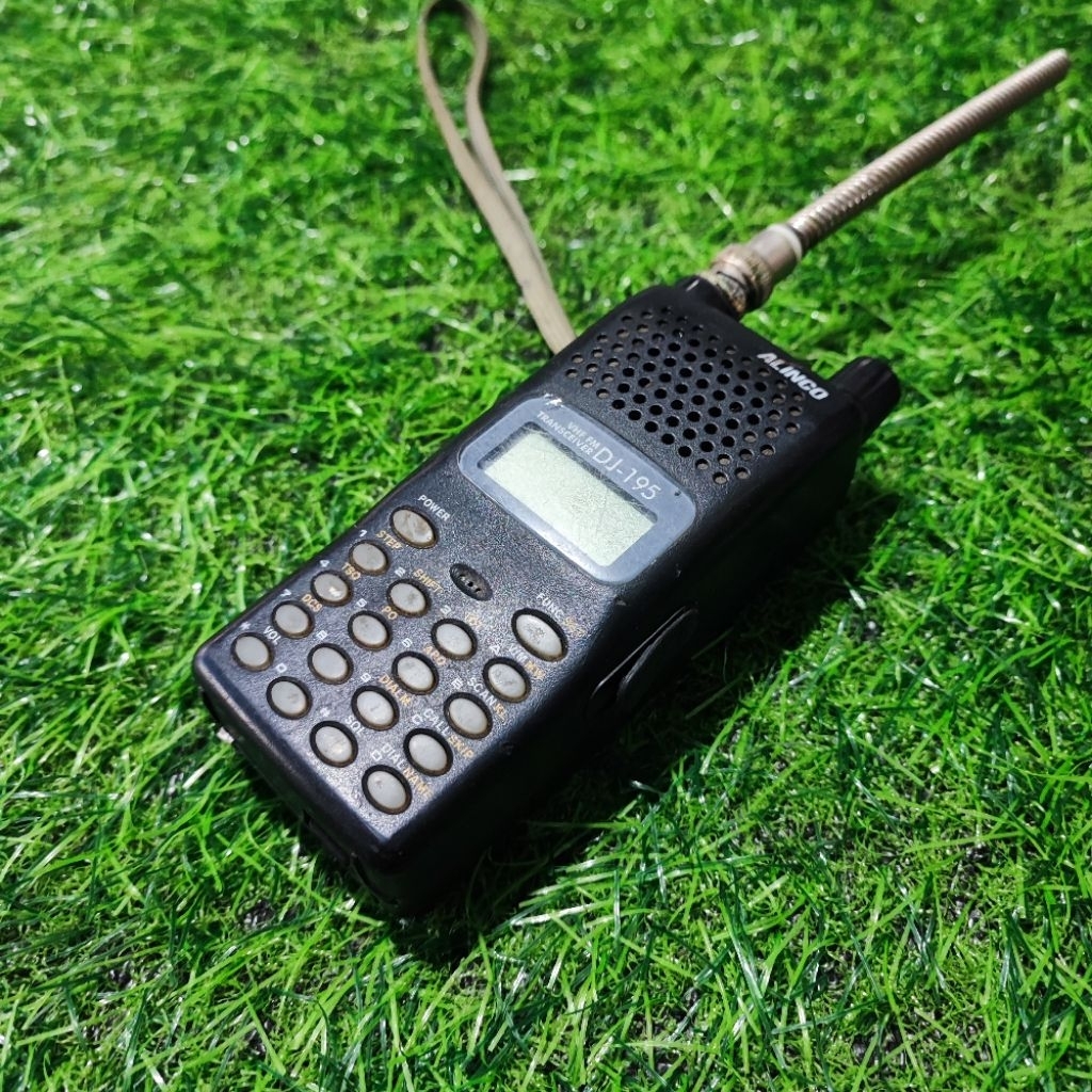 HT Alinco DJ-195 Second Kondisi Tanpa Tes Kenormalan