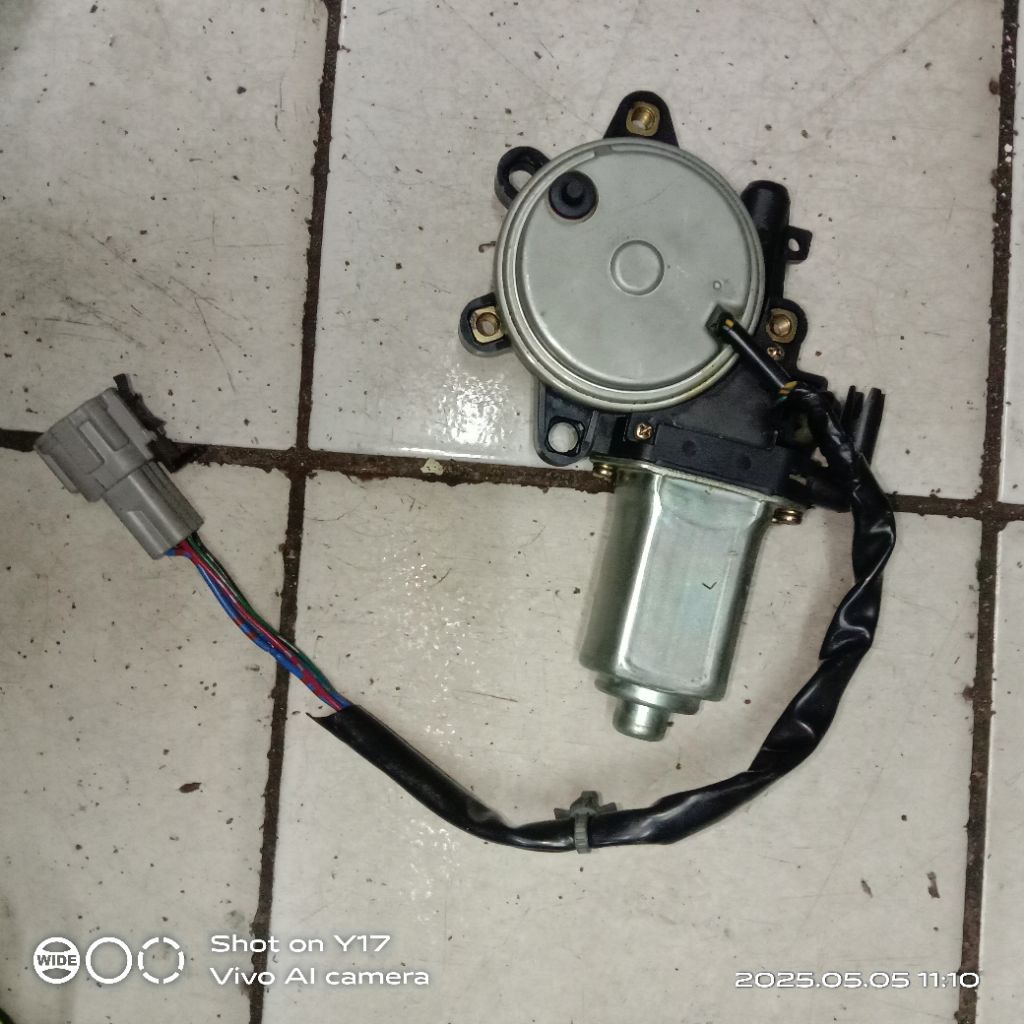DINAMO POWER WINDOW NISSAN SERENA C24 PINTU KANAN SUPIR