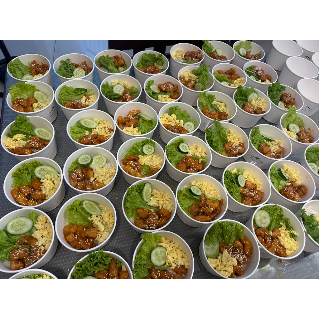 

Rice Bowl Ayam Bumbu Korea Plus Ekstra Telur