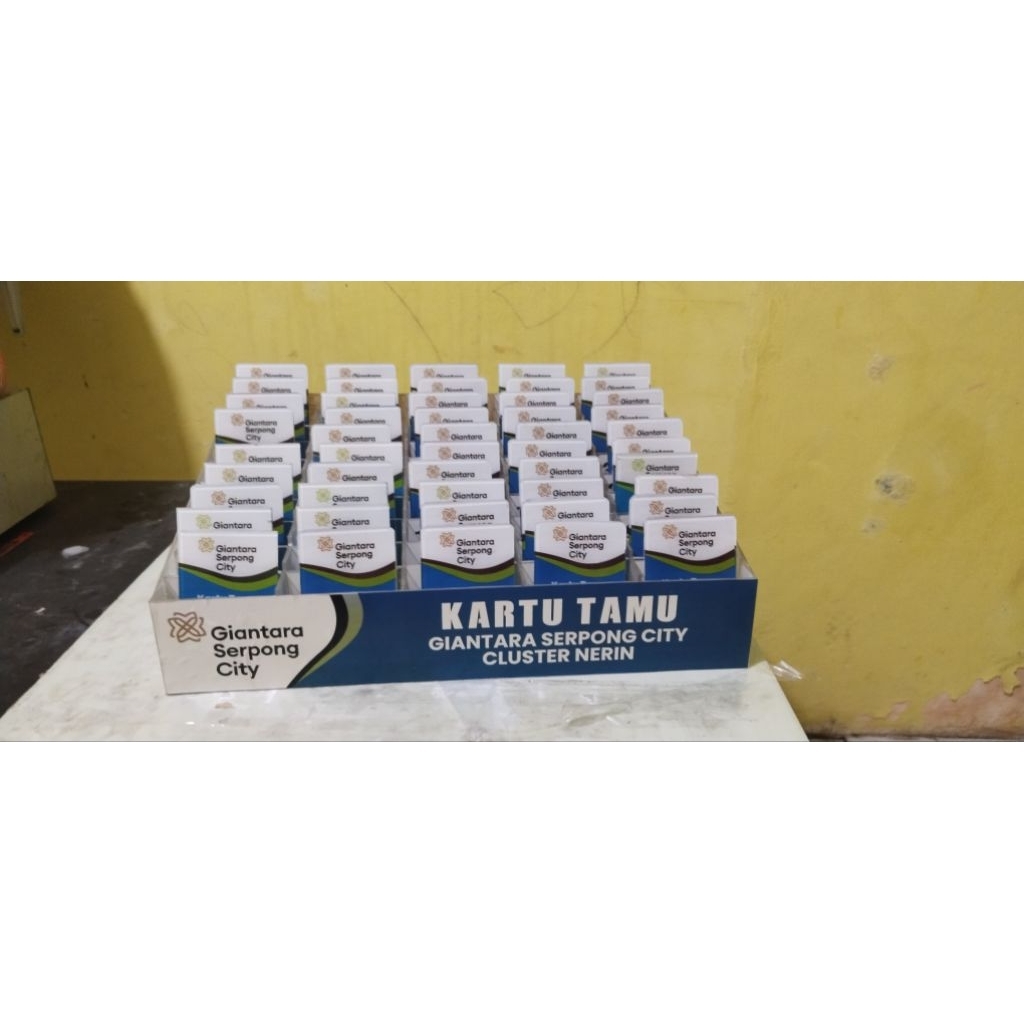 

Tempat Kartu Isi 30 kotak, muat ukuran KTP