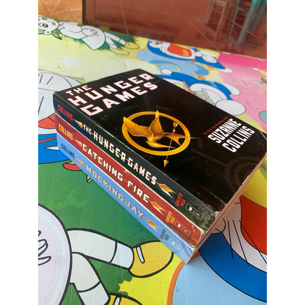 [BOOKED] Preloved The Hunger Games Trilogy Set English