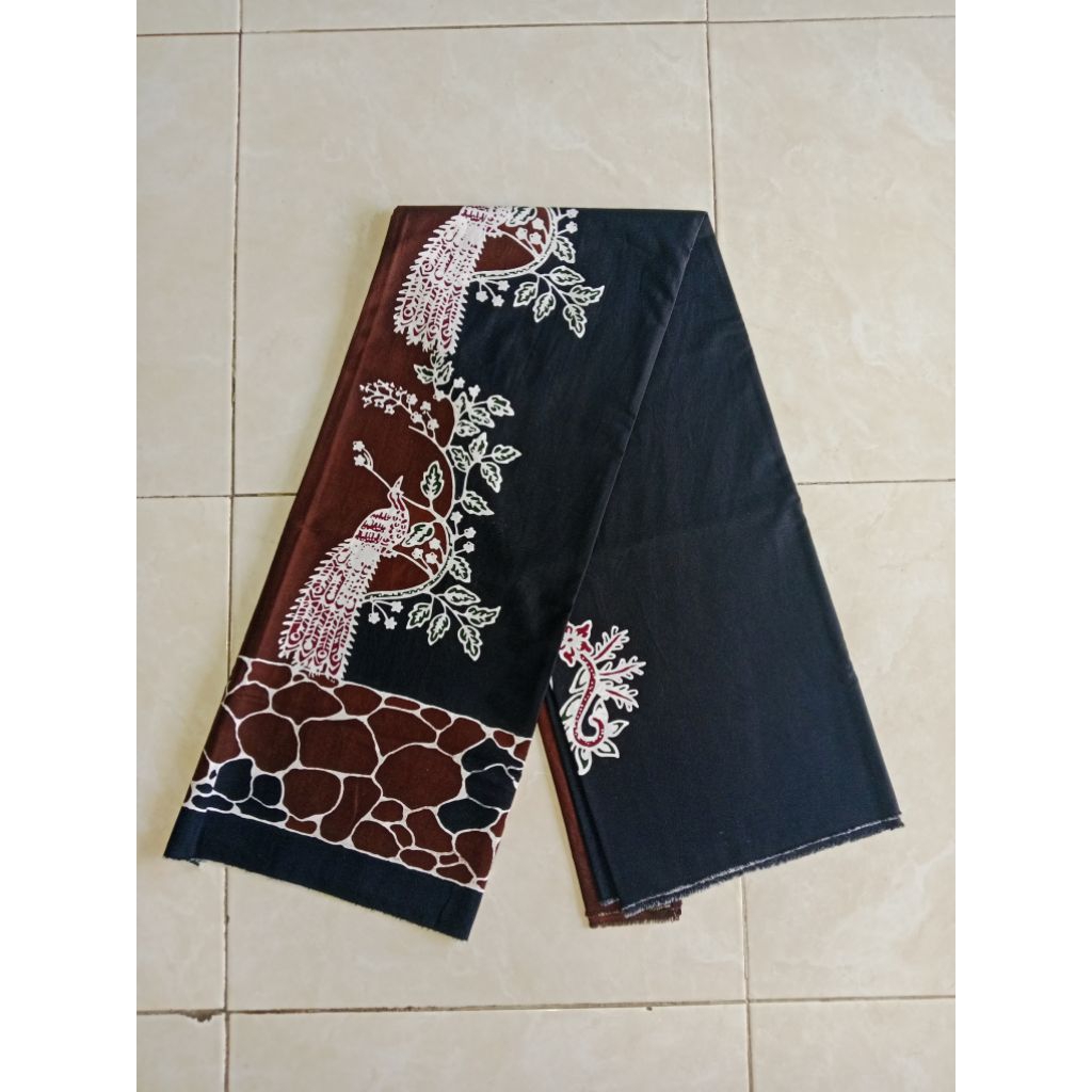 Kain Batik Motif Burung Merak