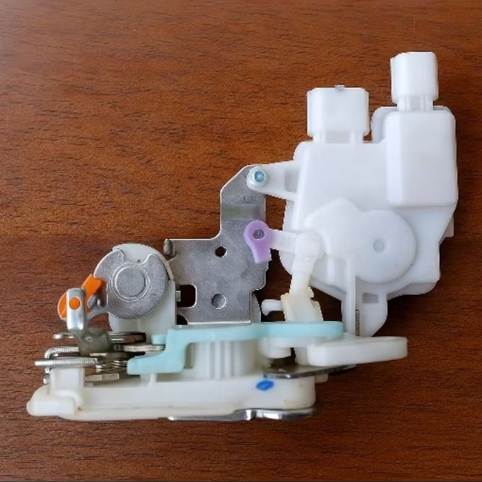 Door lock pintu komplit Depan Kanan, Belakang Kanan mobil Datsun GO