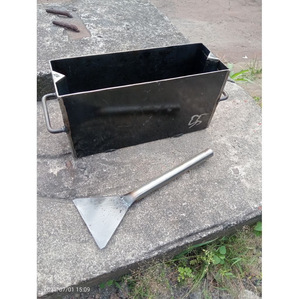 Cetakan Batako 30x15x8 Polosan Besi Tebal Murah