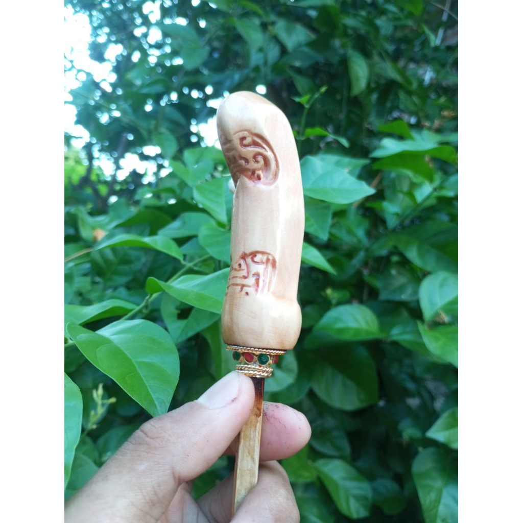 DEDER/UKIR KERIS GAYA JOGJA KAYU CENDANA + MENDAK KERIS