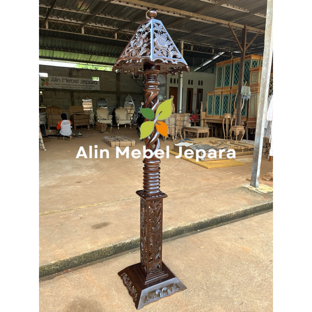 Tiang lampu ukir , Lampu Hias Jati , Properti studio foto , Dekorasi studio foto