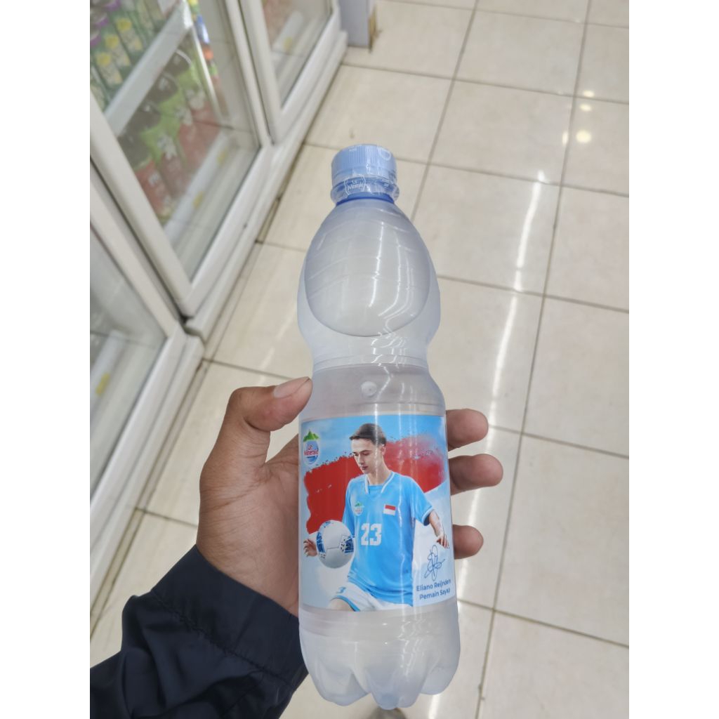 

Le Mineral Air Minum - Kesegaran Alami dari Alam!